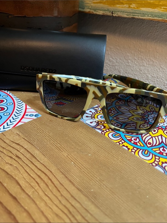 DSQUARED2 Accessories - NWT DSQUARED2 Camo Square Sunglasses - Beige & Brown